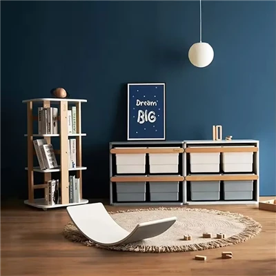 Houten kinderopbergkast